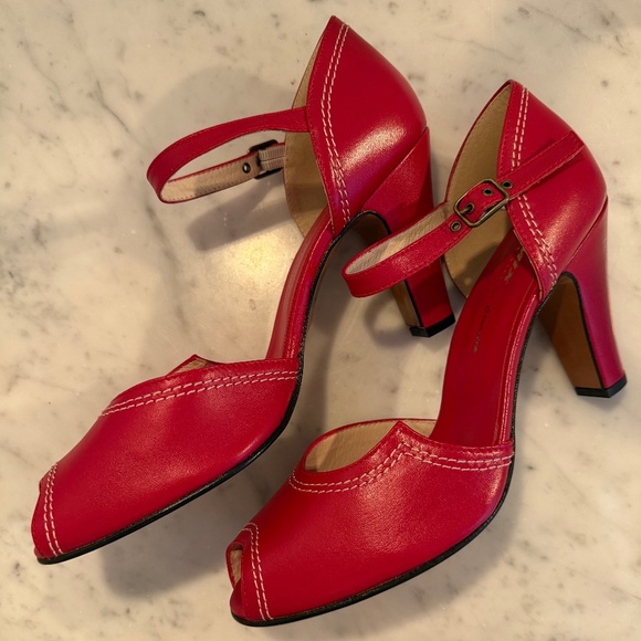 PRISTINE Re-Mix Scarlet Red Peep-Toe Sandal Pump - Marked Sz 10, Runs Large - Picture 3 of 7